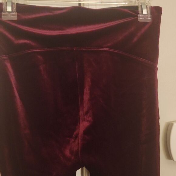 Spanx Women's Burgundy Velvet Velour Leggings Size L - Picture 4 of 10